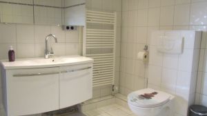 Badezimmer - Bild 7: Ferienwohnung im Städtedreieck Köln-Bergisch Gladbach-Leverkusen
