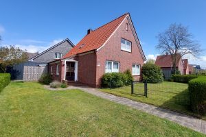 Haus Haupteingang - Bild 1: freistehendes Ferienhaus mit Hund bis 6 Pers. an der ostfriesischen Nordsee
