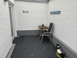Bild 7: Ferienhaus Mia, eingezäunter Garten / fast Alleinlage / 4-5 Hunde