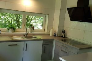 mit Mikrowelle, Kaffeemaschine, Spülmaschine, Geschirr und, und , und... - Bild 11: Freistehendes Ferienhaus in paradiesischer Natur für Dich ganz allein.