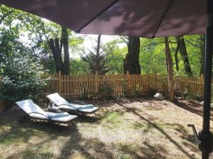 ..im zusätzlich eingezäunten Garten-Bereich - Bild 11: Ferienhaus in Alleinlage auf 1,7ha Wald-Grundstück, komplett eingezäunt