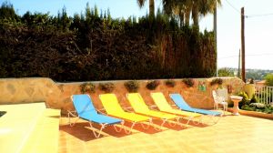 Sonnenliegen neben dem Pool - Bild 1: Ferienwohnung für 2 Pers. Für Kurz- und Langzeiturlaub