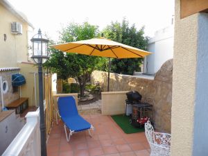 diese Terrasse ist nur für diese Wohnung ausgestattet mit Küche und Gasgrill - Bild 2: Ferienwohnung für 2 Pers. Für Kurz- und Langzeiturlaub
