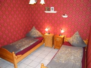 2 Einzelbetten - Bild 1: ReetdachFerienhaus Strandperle in St. Peter-Ording