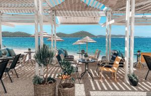 Bild 30: Camp Buqez - Beachvilla Stella No. 30 - mit Whirlpool