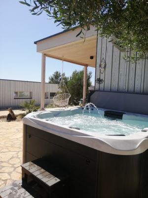 Bild 3: Camp Buqez - Beachvilla Stella No. 30 - mit Whirlpool