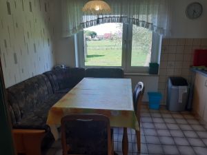 1. Stock, normal ausgestattete Küche - Bild 8: Ferienwohnung Wäcken auf dem Bauernhof in Ostfriesland