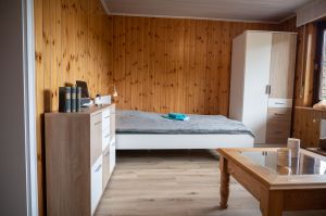 140cm Futonbett
Kleine Wohnecke mit Schlafcouch
Tv - Bild 19: Ferienhaus NaturPur 130qm ruhige Waldlage im Weserbergland