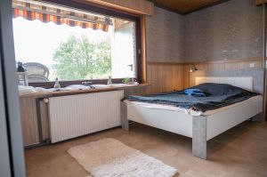 Futonbett 140cm*200cm
Tv 
Zugang zum Garten - Bild 21: Ferienhaus NaturPur 130qm ruhige Waldlage im Weserbergland