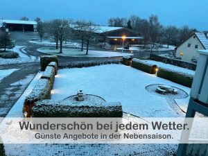 Auch im Winter hat unsere Region ihren ganz besonderen Charme. Die Landschaft verändert sich in eine zauberhafte Winterlandschaft. Nach einem aktiven Tag können Sie sich in unserem Haus aufwärmen und genießen die Winterabende in wohliger Atmosphäre. - Bild 33: Ferienwohnung im Gutshaus, Entschleunigung pur für erholsame Tage