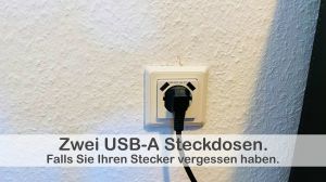 An der Couch sind zwei USB A Anschlüsse in der Steckdose. - Bild 32: Ferienwohnung im Gutshaus, Entschleunigung pur für erholsame Tage