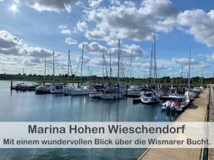 Die Marina Hohen Wieschendorf ist ein malerischer Hafen an der Ostsee in Mecklenburg-Vorpommern. Die Marina verfügt über moderne Liegeplätze für Boote und Yachten. Der Hafen ist ein beliebter Anlaufpunkt für Wassersportler. - Bild 36: Ferienwohnung im Gutshaus, Entschleunigung pur für erholsame Tage