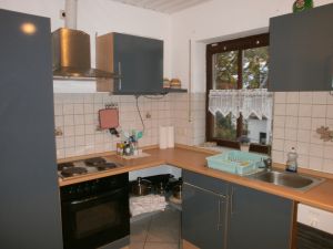 Küchenecke mit Kochtöpfen - Bild 7: Ferienwohnung Schaub Rhön