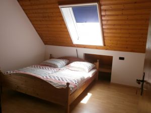 Betten im Schlafzimmer 1 - Bild 3: Ferienwohnung Schaub Rhön