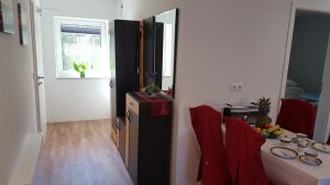 Mit großer Garderobe und Bügeln - Bild 6: Ferienwohnung Föhr in der schönen Schleiregion