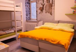 ein hochwertiges Schlafsofa mit Extratopper bietet eine durchgehende Liegefläche von 1,40 x 2 Meter - Bild 13: Ferienwohnung "Die Käuzchenkuhle" - Alleinlage im Wald