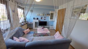 aus Sicht des Schlafbereichs - Bild 1: Norden/ Norddeich Ferienwohnung Stella für 1-3 Personen, Balkon, + Hund