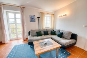 Das Wohnzimmer - Bild 2: D13 Urlaub mit dem Ostseestrand vor der Haustür mit 2 SZ & Terrasse, Rügen