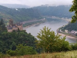 Blick auf Burg Katz am Dreiburgenblick - Bild 16: Ferienwohnung Schwalbennest im Welterbe Oberes Mittelrheintal