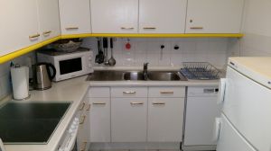 Spülmaschine, Kühl-Gefrierschrank, Mikro, Herd/Backofen - Bild 6: Ferienwohnung Mehl in Immenstaad/Bodensee - mit Panorama-See- u. Alpenblick