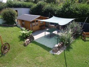 Garten
Grundstück ist eingezäunt - Bild 1: Ferienwohnung am Moosweiher