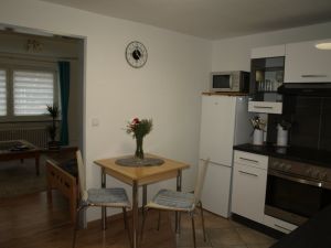 Essbereich - Bild 2: Ferienwohnung am Moosweiher auch für Wochenendheimfahrer geeignet