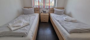 Bild 9: Wismarer Kogge Steuerbord: hochwertig, stilvoll für bis zu 6 Gäste mit Hund