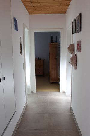 ...zu Schlafzimmer und Bad - Bild 5: Odins Ferienwohnung - Ankommen und Wohlfühlen