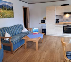 3-Zimmer-FeWo mit 2 sep. Schlafzimmer, Wohnküche, Dusche, WC und Balkon - Bild 1: Ferienwohnung im Allgäu in Nesselwang mit 2 Schlafzimmer