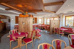 Im Haus befindet sich ein indisches Restaurant welches auch deutsches Frühstücksbuffet bietet - Bild 11: Ferienwohnung im Allgäu in Nesselwang mit 2 Schlafzimmer