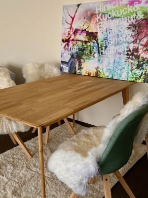 Wunderschöner Wildeiche-Esstisch zum Essen und Spielen und Zusammensitzen - Bild 14: Ferienwohnung Tannenduft im Schwarzwald