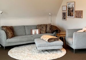 Hübsches "Guido Maria Kretschmer" Sofa und Sessel, sehr bequem - Bild 5: Ferienwohnung Tannenduft im Schwarzwald