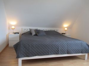 Bild 9: Carolinensiel: Fewo RUHEPOL direkt am Deich, Balkon, max. 5 Gäste + Hunde