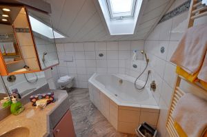 Bild 4: Familiensuite "Bergblick" mit Königscard