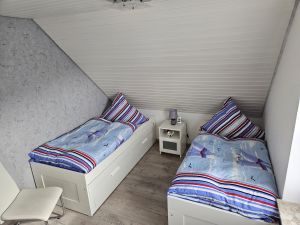 mit 2 separaten Betten und neuen Matratzen - Bild 12: Ferienhaus Sorgenfrei - Urlaub mit dem Hund