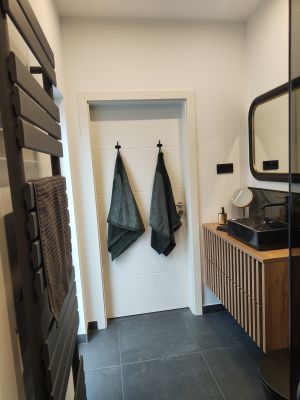 Bild 8: Modernes, eingezäuntes 5* Haus mit Blick ins Grüne in der Vulkaneifel