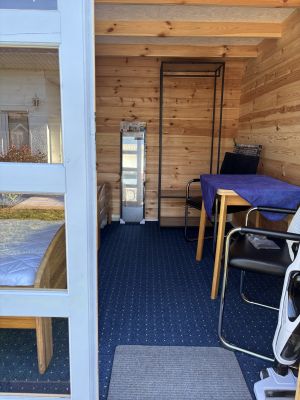 Gartenhaus 3 x 4 m mit zusätzlicher Schlafgelegenheit für zwei Personen; mit TV und Garderobe - Bild 7: Ferienhaus „Am Utkiek“