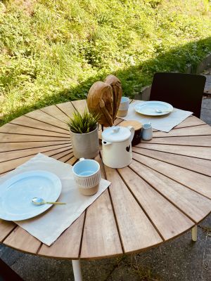 Ein 2. Esstisch auf der 50qm Terrasse - Bild 5: Ferienwohnung Winterberg am Hillebachsee