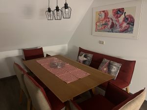 Platz für 6 Personen Hochstuhl bei Bedarf zustellbar - Bild 17: Landhaus Ferienwohnung Up’n Wall im Münsterland