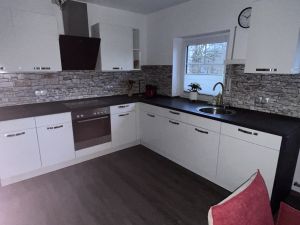 Voll ausgestattete Küche mit Spülmaschine - Bild 16: Landhaus Ferienwohnung Up’n Wall im Münsterland