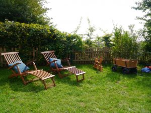 im komplett eingezäunten Grundstück - Bild 14: Wohlfühloase am Naturstrand Ostseeperle