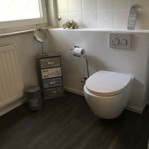 Lokus mit Fenster - Bild 13: Wohlfühloase am Naturstrand Ostseeperle