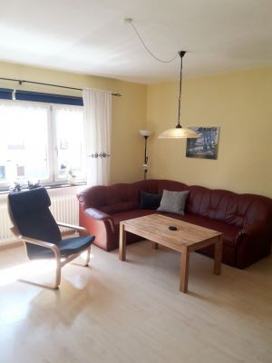 Das Wohnzimmer mit seiner gemütlichen Sitzecke bietet Platz für zwei weitere Schläfer. - Bild 9: Ferienhof Schmiddes, Fewo Schwalbennest